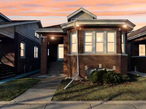 8630 S Bishop St, CHICAGO, IL, 60620-4024 | Card Image