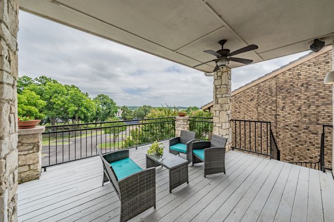 Deck with ceiling fan | Image 35