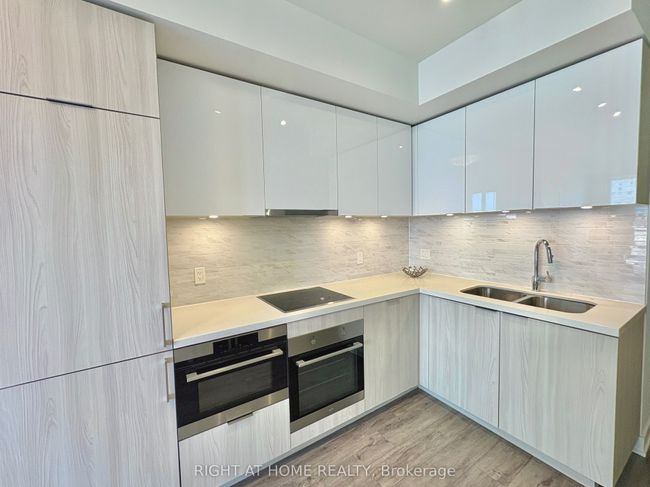 715 - 15 Queens Quay E, Condo with 2 bedrooms, 2 bathrooms and null parking in Toronto ON | Image 8