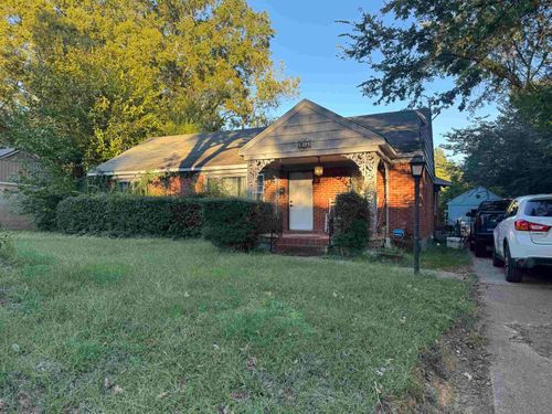 814 Colonial Rd, Memphis, TN, 38117-5135 | Card Image