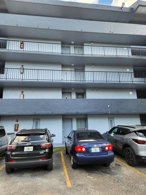 407-8801 W Flagler St, Miami, FL, 33174-2483 | Card Image