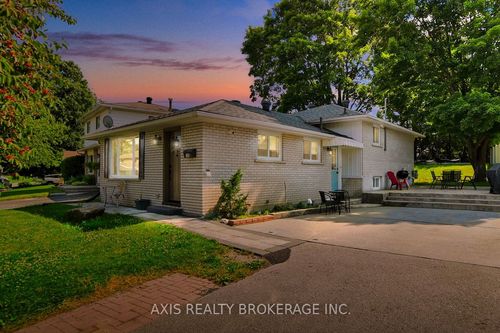 146 Woodland Dr, Midland, ON, L4R4E3 | Card Image