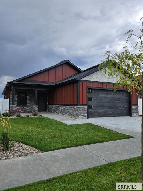 381 S Glade Loop, Idaho Falls, ID, 83404 | Card Image