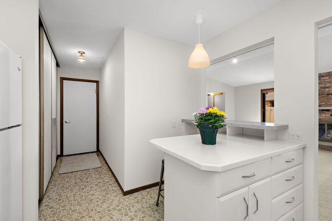 1021 Yuma Ln N, Townhouse with 2 bedrooms, 2 bathrooms and null parking in Plymouth MN | Image 11