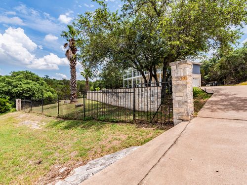 22401 Briarview Dr, Spicewood, TX, 78669-2419 | Card Image