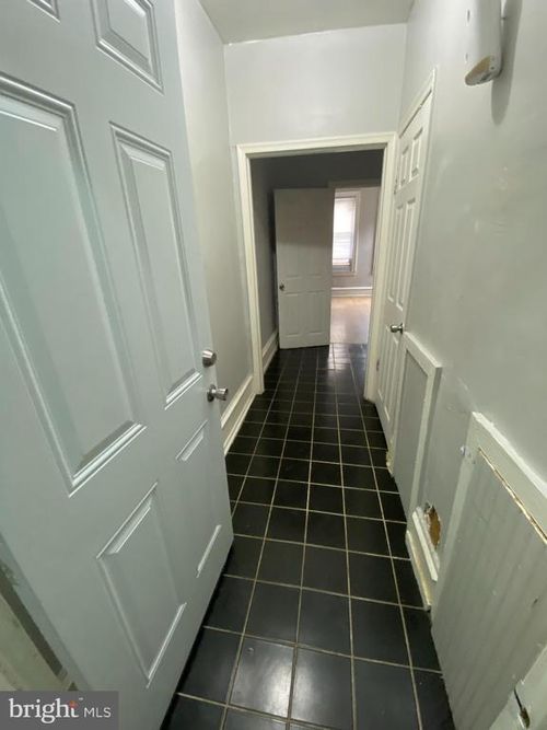 2f-3258 N Park Ave, Philadelphia, PA, 19140-5211 | Card Image