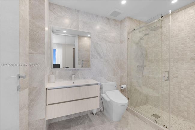 APT-4606 - 18201 Collins Ave, Condo with 2 bedrooms, 3 bathrooms and null parking in Sunny Isles Beach FL | Image 30