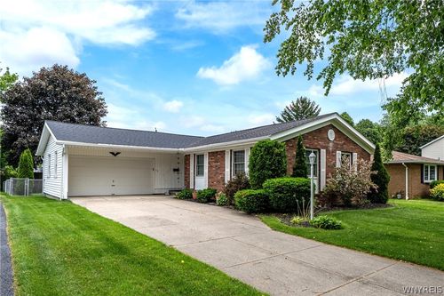 52 Bucyrus Dr, Amherst, NY, 14228-1943 | Card Image