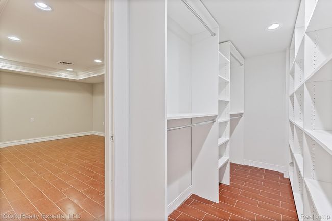 5215 Deer Run Cir, House other with 5 bedrooms, 7 bathrooms and null parking in Orchard Lake MI | Image 39