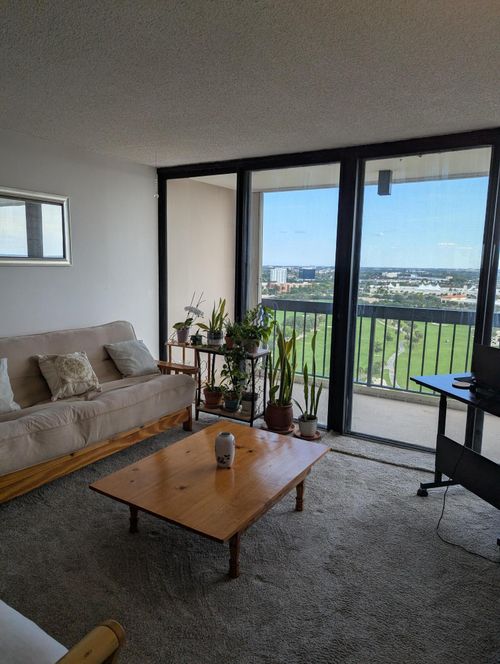 1905-2425 Presidential Way, West Palm Beach, FL, 33401-1322 | Card Image