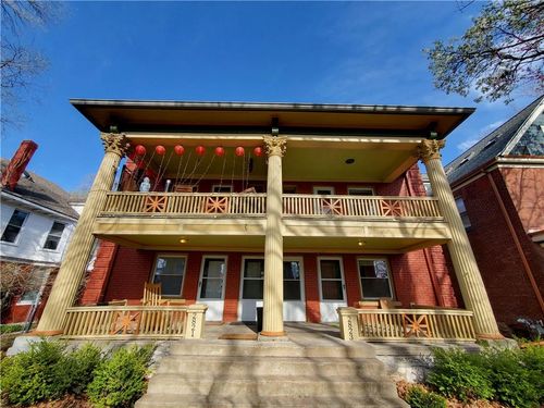 2821 Charlotte St, Kansas City, MO, 64109-1137 | Card Image