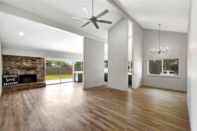 High ceilings in the livingroom, dinning room and kitchen. | Image 7