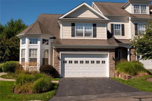 8-8 Dogwood Ct, Middlebury, CT, 06762-2936 | Card Image