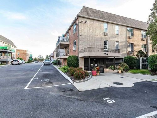 apt-15a-596 Broadway, Lynbrook, NY, 11563-3930 | Card Image