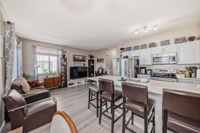 98 Everridge Gardens Sw, Home with 4 bedrooms, 3 bathrooms and 2 parking in Calgary AB | Image 11