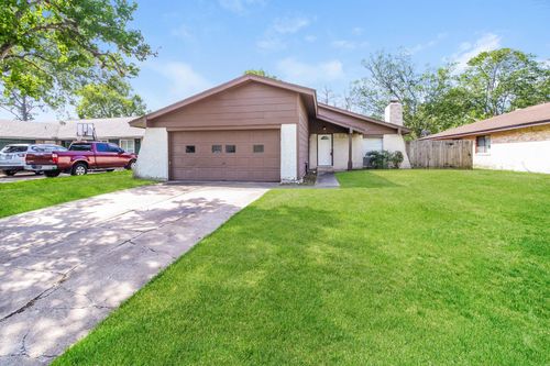 4427 Ravine Dr, Friendswood, TX, 77546-4261 | Card Image