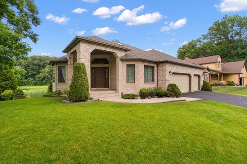 359 Tremont Ln, Valparaiso, IN, 46385-7700 | Card Image