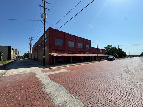 115 E Pecan St, Coleman, TX, 76834-4314 | Card Image