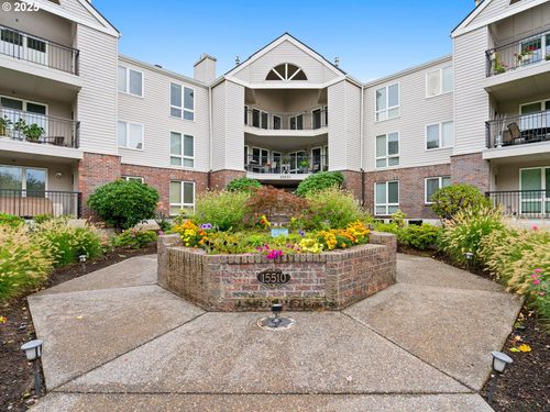 25-15510 Ne Knott St, Portland, OR, 97230-8708 | Card Image