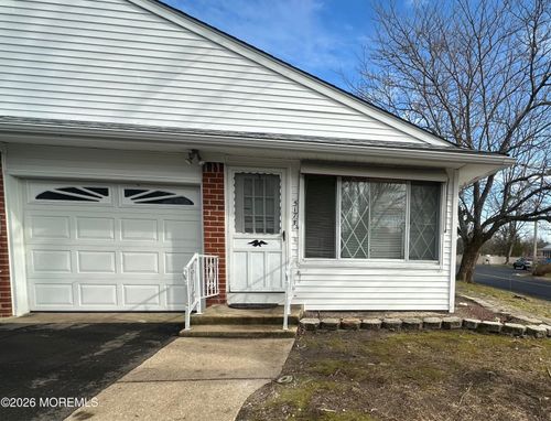 517 B Lilac Ln, Whiting, NJ, 08759-3823 | Card Image