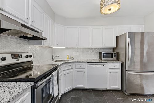 apt-8-22 Radio Pl, Stamford, CT, 06906-2231 | Card Image