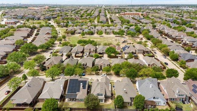 Aerial perspective of suburban area | Image 39
