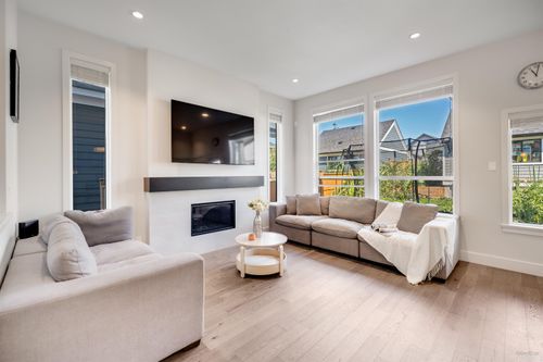 16623 21a Ave, Surrey, BC, V3Z9X9 | Card Image