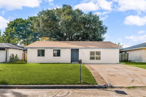 9806 Thrush St, La Porte, TX, 77571-2550 | Card Image