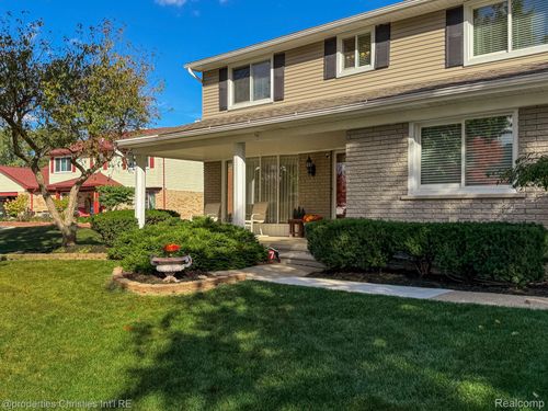 123 Longford Dr, Rochester Hills, MI, 48309-2029 | Card Image