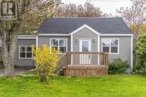 79 School Ave, Halifax, NS, B3N2E1 | Card Image