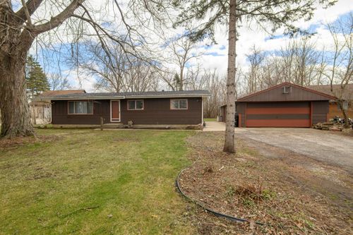 7501 E Wind Lake Rd, Waterford, WI, 53185-1513 | Card Image