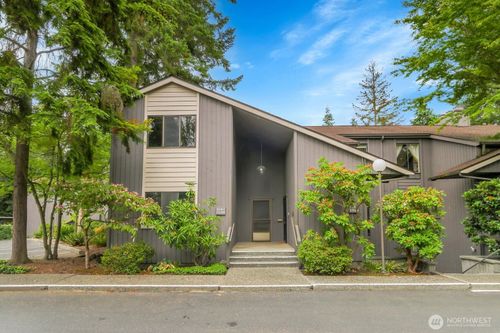 h5-1541 Ne 143rd St, Seattle, WA, 98125-3231 | Card Image