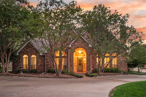 190 Fawn Hollow Dr, Argyle, TX, 76226-9663 | Card Image