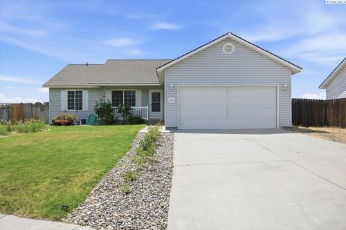 8412 Holborn Ln, Pasco, WA, 99301-6673 | Card Image