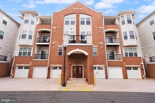 unit-404-9204 Charleston Dr, MANASSAS, VA, 20110-2835 | Card Image