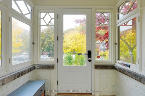 463 Spadina Rd, Toronto, ON, M5P2W5 | Card Image