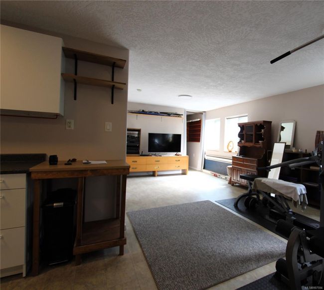 Downstairs suite | Image 15