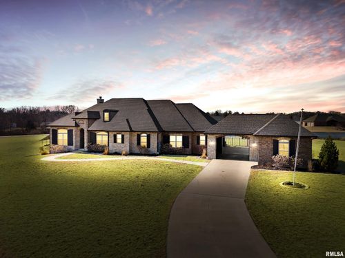 28 Briarwood Ln, Metamora, IL, 61548-7807 | Card Image
