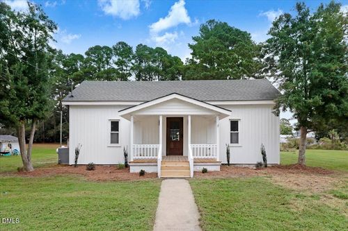 205 E Carolina St, Fremont, NC, 27830-7903 | Card Image