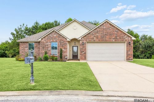 10564 Braves Ave, Denham Springs, LA, 70726-1857 | Card Image