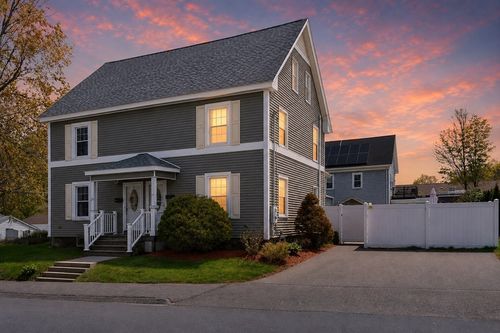 21-21 Cleveland St, North Andover, MA, 01845-2403 | Card Image