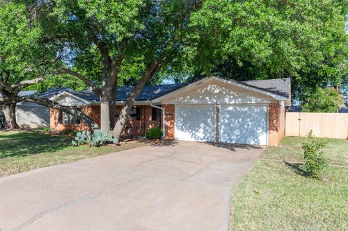 2310 Crescent Dr, Abilene, TX, 79605-5612 | Card Image