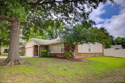1310 Hot Springs St, Broken Arrow, OK, 74011-4222 | Card Image