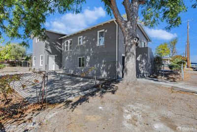 803 Vine Avenue, House other with 4 bedrooms, 2 bathrooms and null parking in Martinez CA | Image 2