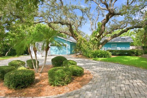 1111 Carlton Rd, Tarpon Springs, FL, 34689-2901 | Card Image