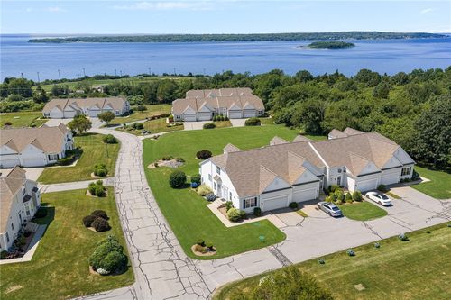 217-217 Rolling Hill Rd, Portsmouth, RI, 02871-1036 | Card Image