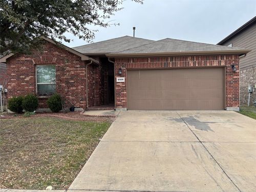 6909 Cloudcroft Ln, Fort Worth, TX, 76131-3018 | Card Image