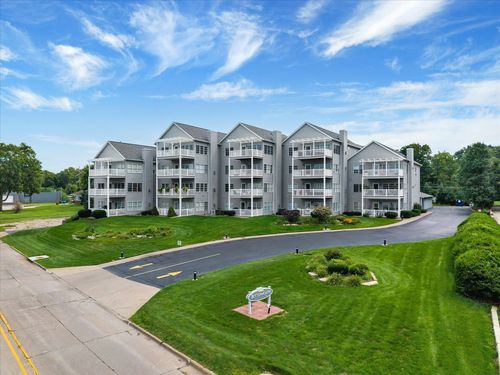 402-4412 River Drive, Moline, IL, 61265 | Card Image