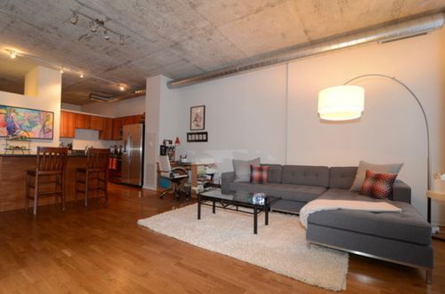 1203-700 Larrabee St, Chicago, IL, 60654-7057 | Card Image