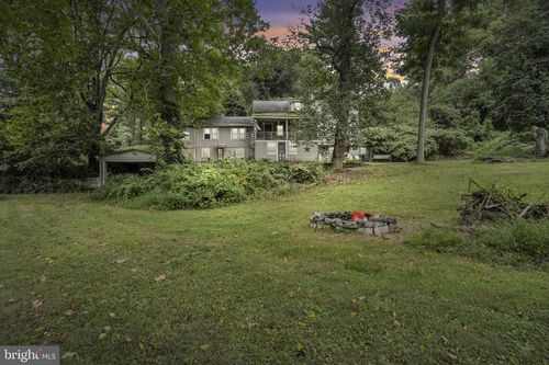 2423 Schoolhouse Rd, MIDDLETOWN, PA, 17057-3535 | Card Image